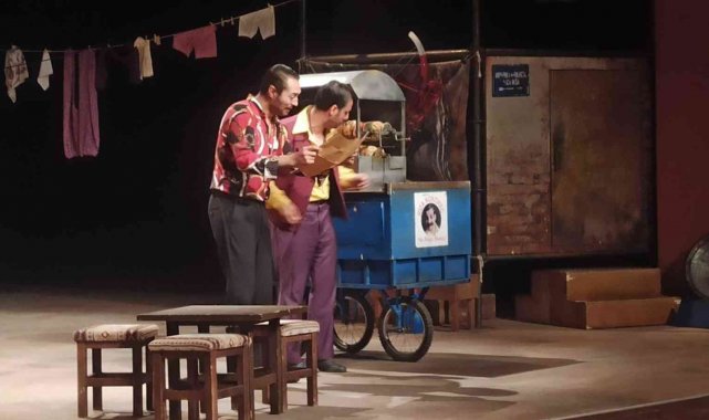 Definaname oyunu Malatyalı tiyatroseverlerle buluştu