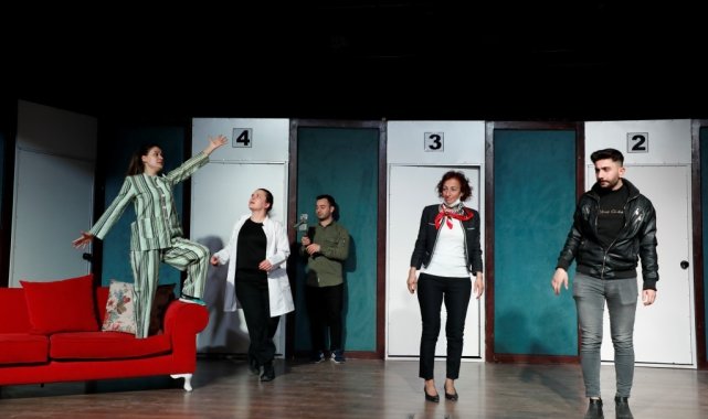 Deliler Evi sahne için gün sayıyor