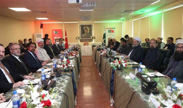 Diyanet İşleri Başkanı Erbaş, Pakistan Din İşleri ve İnançlar Arası Uyum Bakanı Kadri ile görüştü