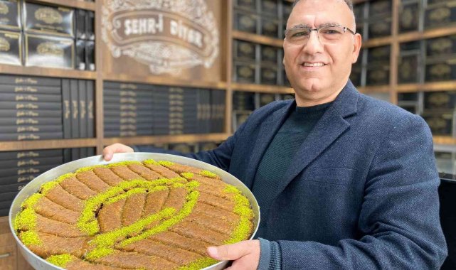 Diyarbakır'dan 11 ay önce yola çıktılar, 35 ile tatlı sevkiyatı yapıyorlar