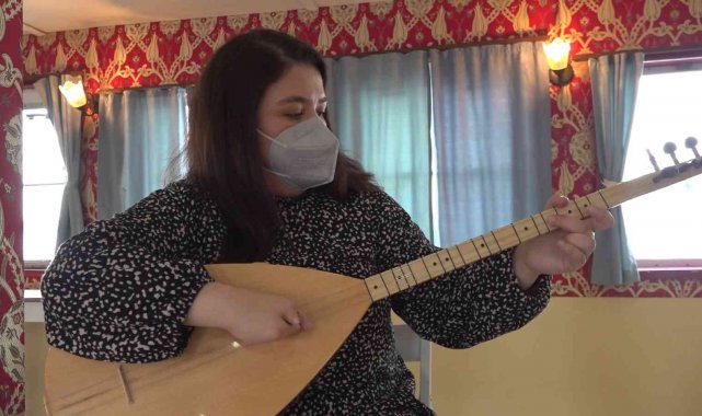 Doğuştan parmakları olmayan Zeynep&#039;in konservatuar başarısı