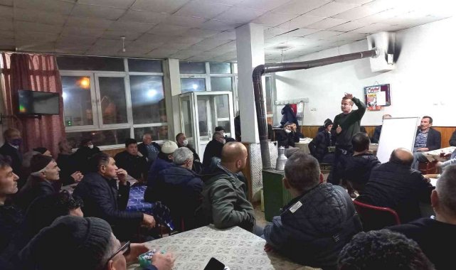 Domaniç'te çiftçi eğitim toplantısı