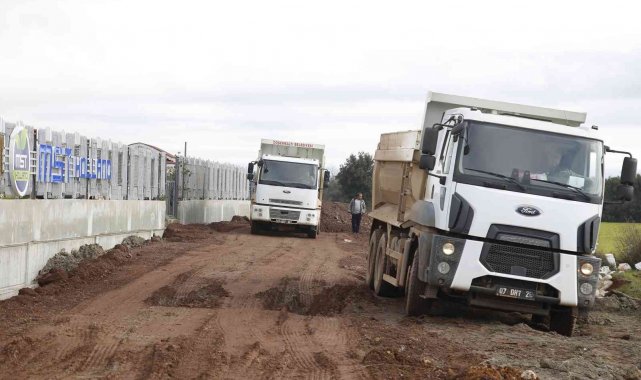 Döşemealtı Belediyesinden yol yapım çalışması