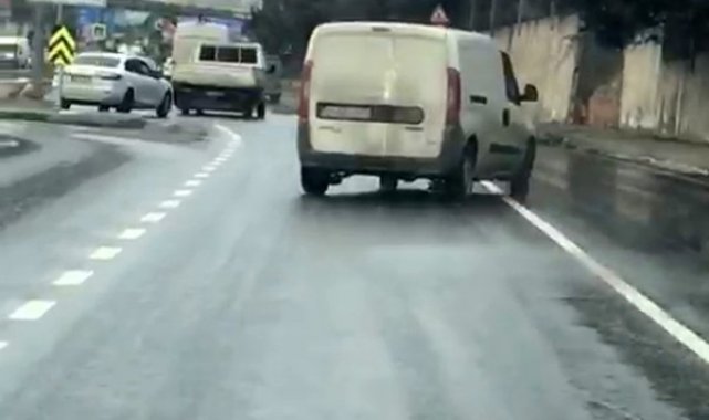 Drift yaparak trafiği tehlikeye atan maganda kamerada
