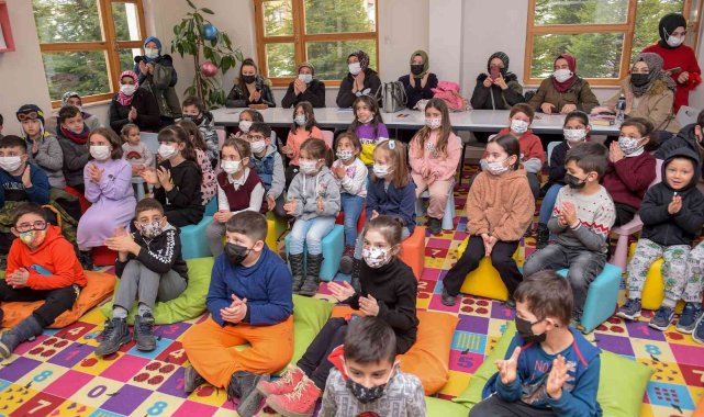 Dünya Öykü Günü'nde Altındağlı çocuklar 'Şair Anneden Masallar' dinledi