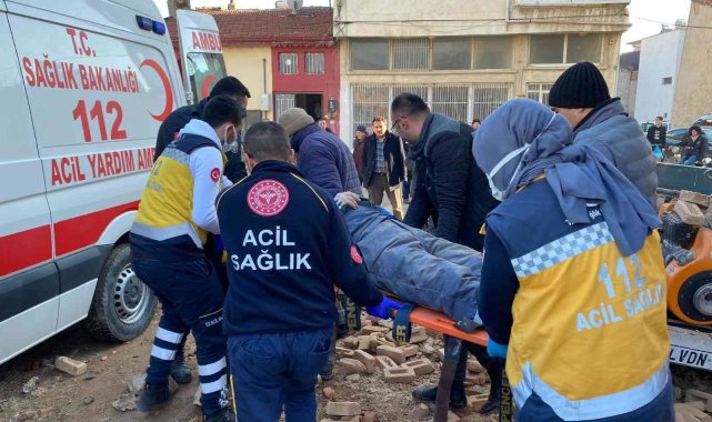 Duvarın altında kalan şahsın durumu ciddiyetini koruyor