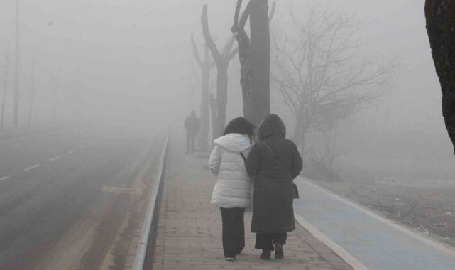 Düzce'de sabah saatlerinde sis etkili oldu