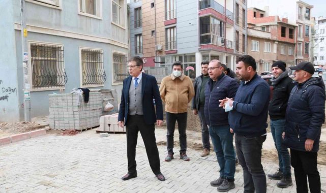 Edremit Belediyesi dört koldan yol yapıyor