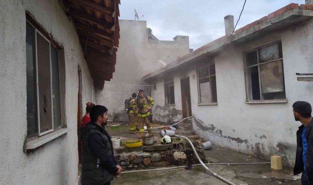 Edremit&#039;te ev yangını korkuttu