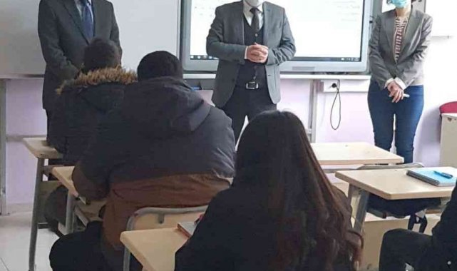 Edremit'te yarıyıl tatilinin ardından okullar açıldı