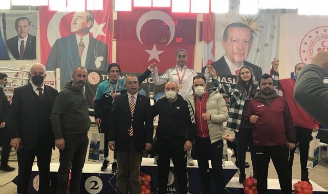 Edremitli Boksör Yaren Düztaş Türkiye şampiyonu oldu