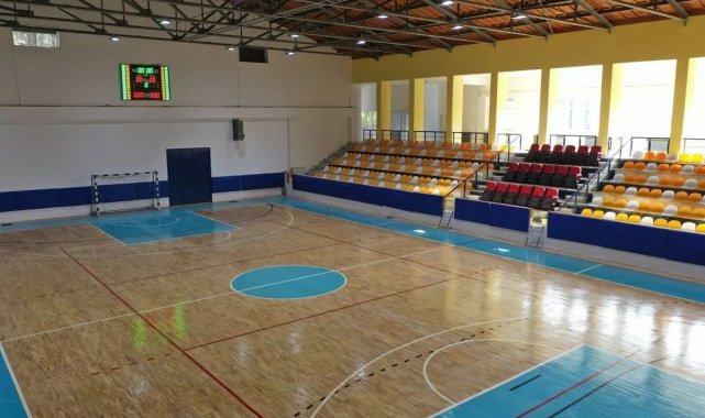 Efeler'deki Spor ve Kültür Salonu yenilendi