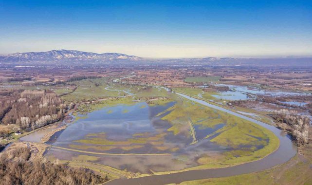 Efteni Gölü, doğal güzelliğiyle hayran bırakıyor