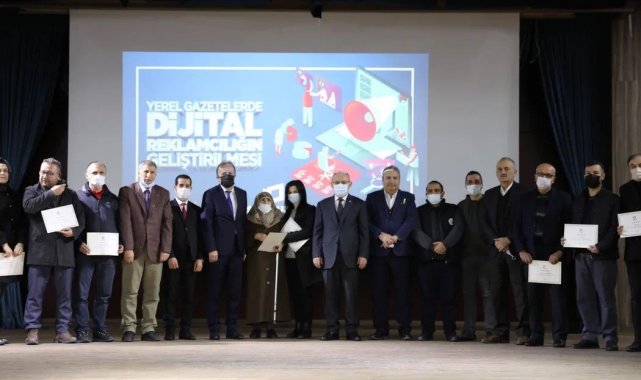 Eğitimi tamamlayan basın mensupları sertifikalarını aldı