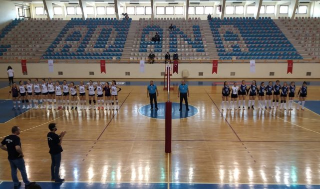 Elazığ Belediyesi Voleybol kötü başladı