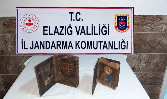 Elazığ'da el yazması İncil ele geçirildi