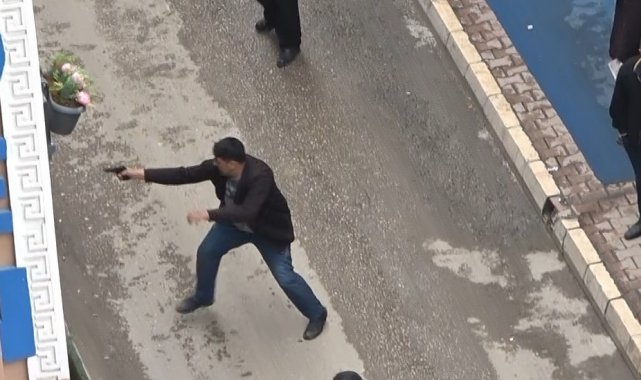 Elazığ&#039;da silahlı kavgada ortalık savaş alanına döndü: 1 yaralı