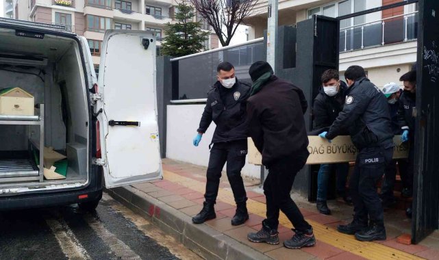 Emekli çiftçi evinde ölü bulundu