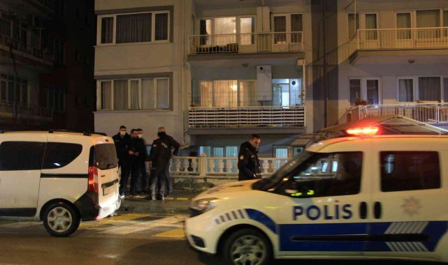 Emekli gazeteci evinde ölü bulundu