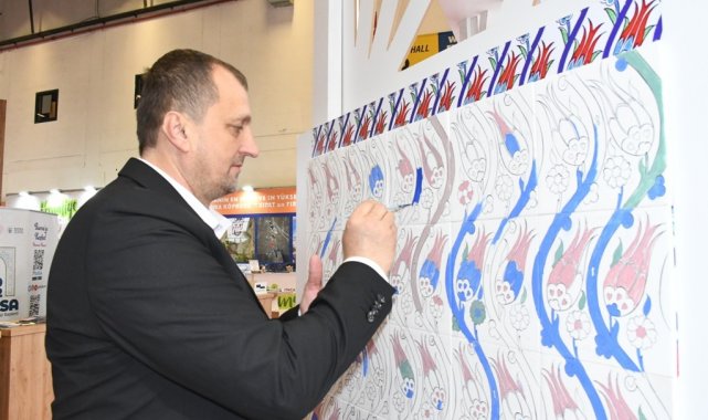 EMİTT 2022&#039;de binlerce kişi İznik Çinisi boyadı