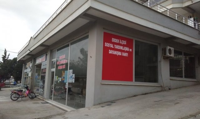 Erdek Sosyal Yardımlaşma Vakfı ihtiyaç sahiplerinin yanında