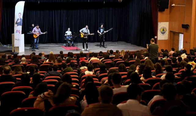 Erdemli'de öğrenciler motivasyon etkinliği ile moral buldu