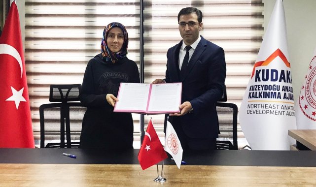 Erzincan'ın meyveleri Türkiye'nin şerbetlerine dönüşüyor