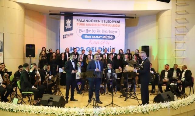 Erzurum&#039;da &quot;Bize her şey sizi hatırlatıyor&quot; konseri yoğun ilgi gördü