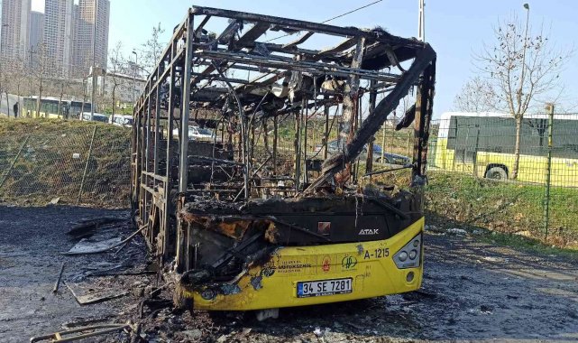 Esenyurt'ta park halindeki İETT otobüsü alev topuna döndü