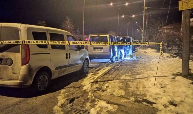 Eski karı koca çift silahlı saldırıda yaralandı