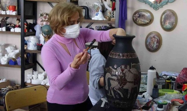 Eski ve atıl eşyaları boyayıp, şekillendirip tekrar kullanılır hale getiriyorlar