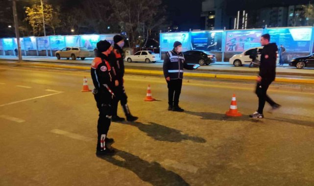 Eskişehir'de saatler içerisinde binlerce şahıs denetlendi