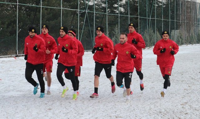 Eskişehirspor iki günlük iznin ardından antrenmanlara başladı