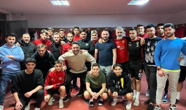 Eskişehirspor'a makasıyla destek verdi