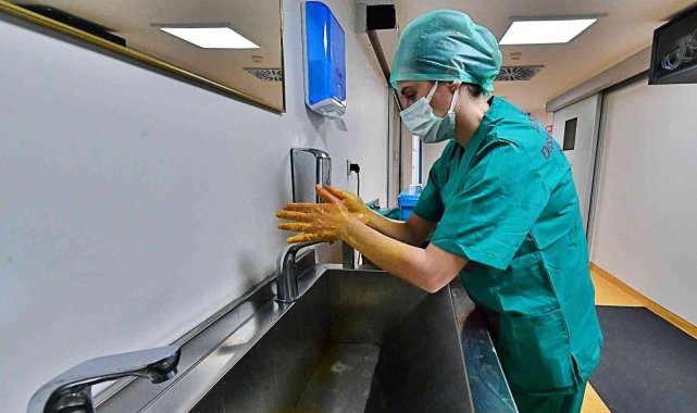 Eşrefpaşa Hastanesinin ameliyathanesi yeniden hizmete alındı