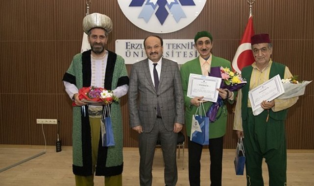 ETÜ'de yeni dönem tiyatro gösterisi ile açıldı