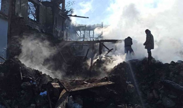 Ev yangınında öldüğü düşünülen kayıp şahıs aranıyor