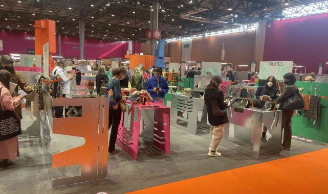 Fransa 2023 İlkbahar-Yaz sezonunu Türk kıyafetleriyle karşılayacak