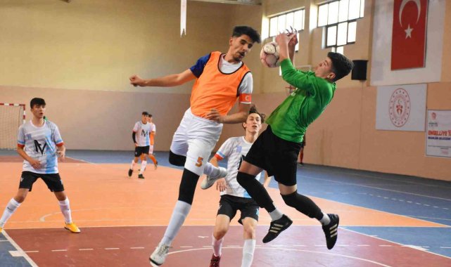 Futsal grup müsabakaları Karabük'te başladı