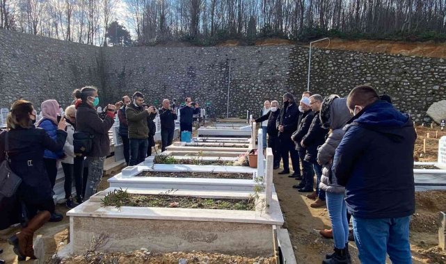 Gazeteci Ferdi Akıllı, ölümünün yıldönümünde mezarı başında anıldı