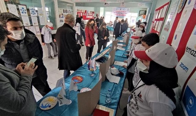 Gediz Altınkent Ortaokulu'nda Bilim Fuarı