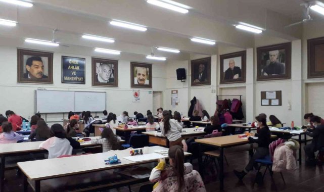 Gediz Halk Eğitimi Merkezinde resim kursu açıldı