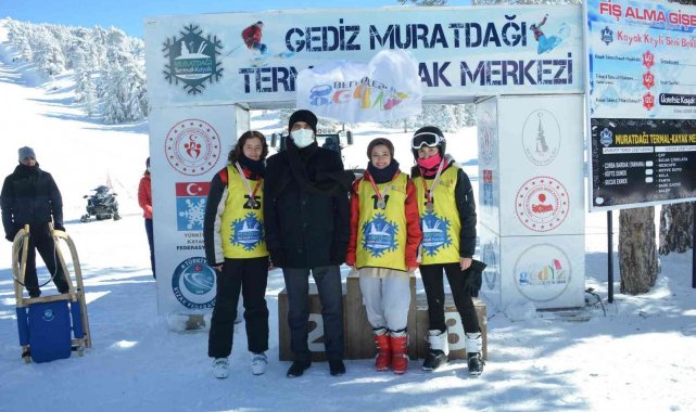 Gediz Muratdağı Termal Kayak Merkezi&#039;nde kayak ve kızak yarışmaları