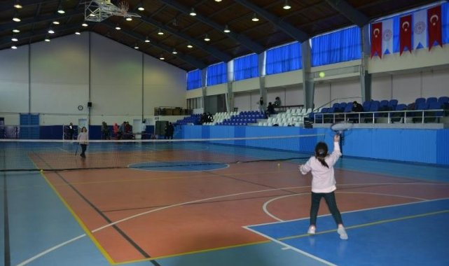 Gediz'de Şehit Cavit Kaçmaz Kort Tenisi Turnuvası final maçlarıyla sona erdi