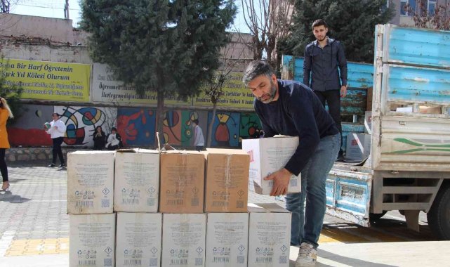Genç çiftten örnek davranış: 50 okula 40 bin adet dezenfektan bağış