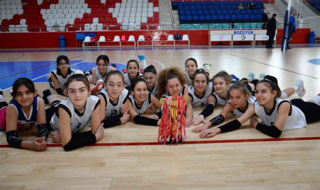 Genç sporcular gururlandırmaya devam ediyor