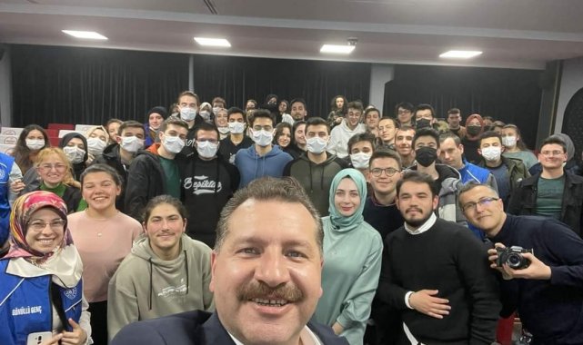 Gençler Yücel Hocalarıyla buluştu