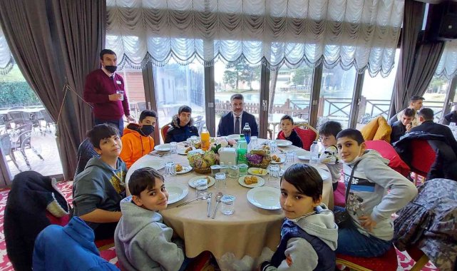 Gençlik, Bursa'da yollarda