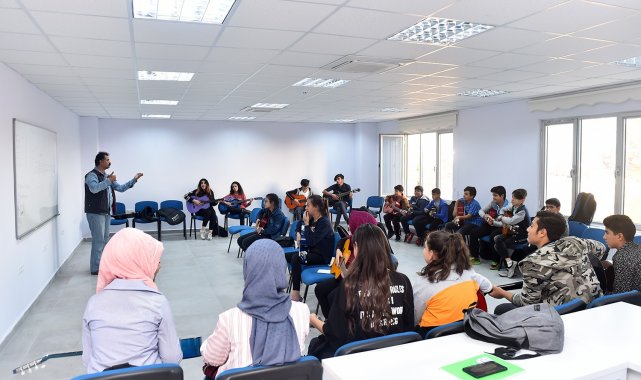 Gençlik Merkezi, sosyal aktivite ve kültüre katkı sağlamaya devam ediyor