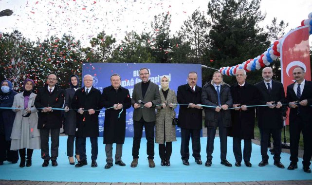 Gençlik ve Spor Bakanı Kasapoğlu BUÜ'de